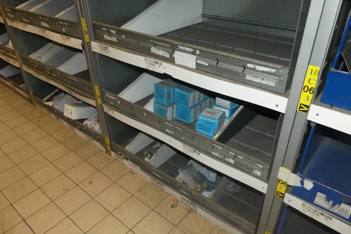 Konvolut Sanitär & Installation & Heizungstechnik, Zubehör, divers Umfang: Feldinhalt, ohne Kisten